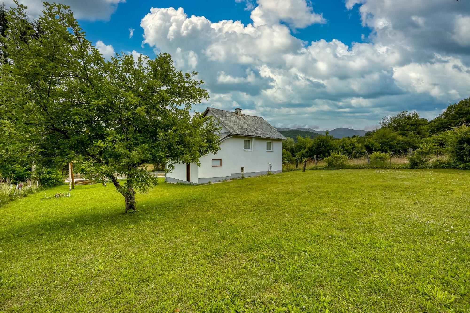 Holiday Home Veki*** Korenica Buitenkant foto